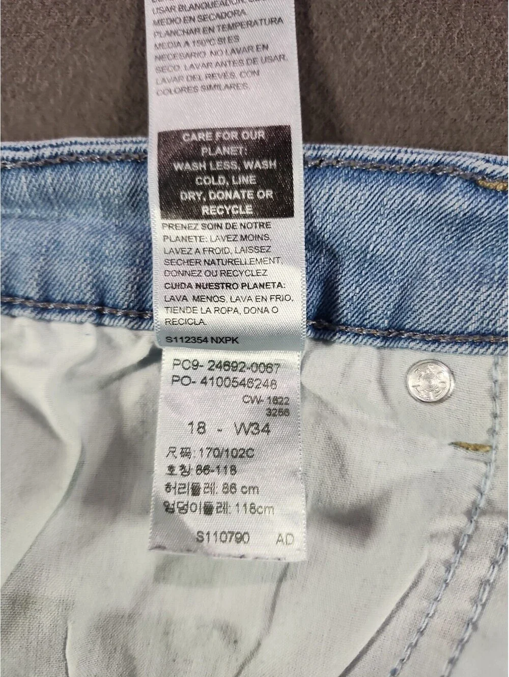 Levi Straus Signature Womens Bermuda Shorts Size 18 - 34W Light Wash Summer 0197